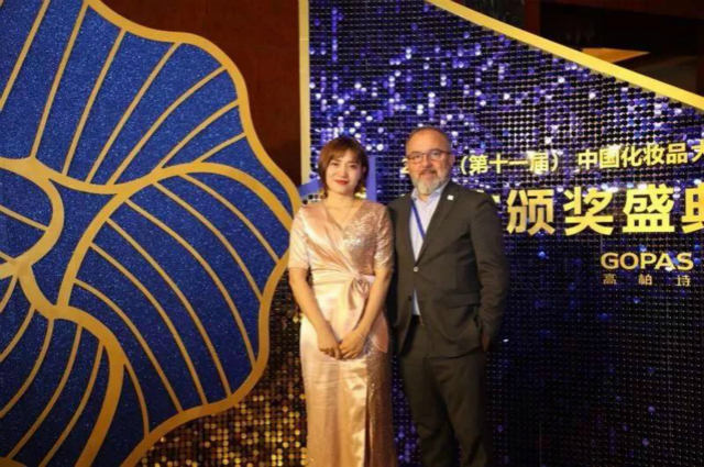 莫蕙妍老師與IFSCC下屆主席Emanuele Piras合影