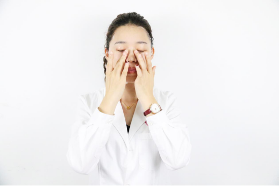 將面膜撫平