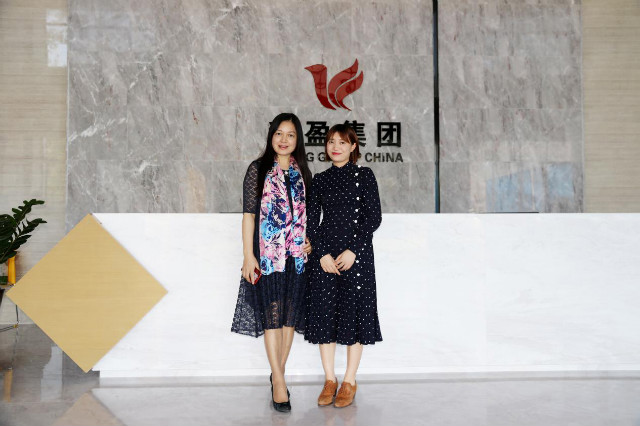 莫蕙妍與李莉秘書長合影留念