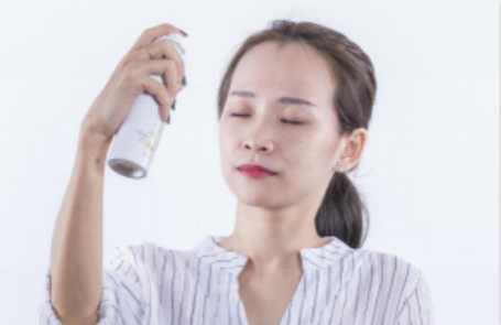 洋甘菊舒緩保濕噴霧告訴你，噴霧真的可以補水
